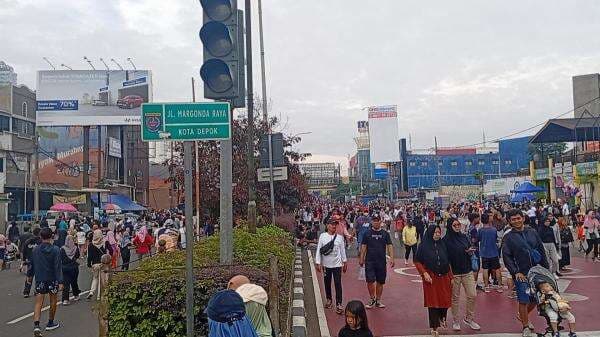 Viral CFD Depok Serasa Jalanan Malioboro Jogja, Muncul Spiderman Juga!