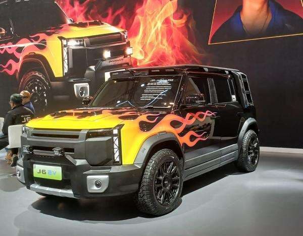 GIIAS 2025, Chery Bawa J6 Modifikasi Karya Cellos