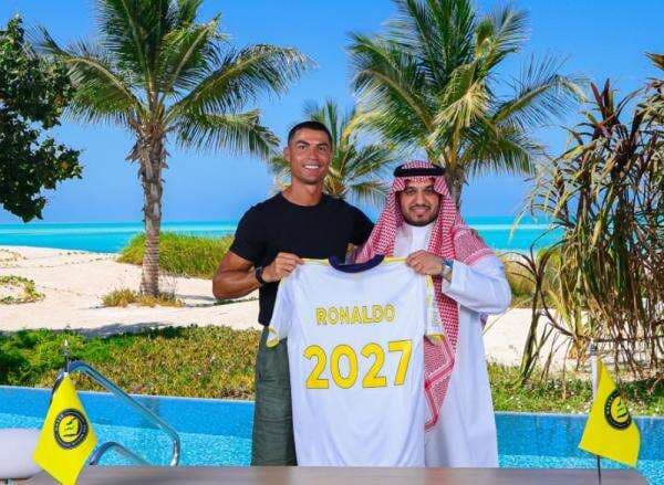 Breaking News: Cristiano Ronaldo Resmi Bertahan di Al Nassr hingga 2027