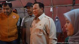 Prabowo Didampingi Mualem Tinjau Pengungsi di Aceh Tamiang, Disambut Salawat Badar