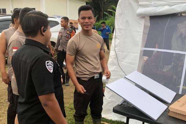 Polri Pasang Internet di 76 Titik Bencana Sumatra, Gratis untuk Warga Polri Pasang Internet di 76 Titik Bencana Sumatra, Gratis untuk Warga