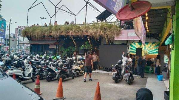 Kerja Sama Cantik Sop Durian Margando dengan Karang Taruna Lokal, Sama-Sama Cuan Pengunjung Senang