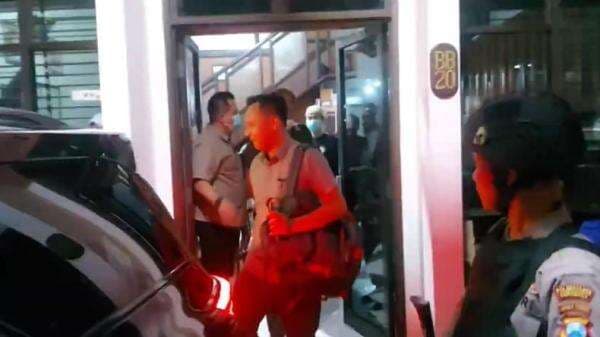 KPK Geledah Kantor PT. Widya Satria Kontraktor Monumen Reog Ponorogo di Surabaya  