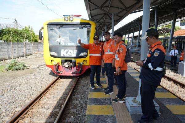 Jelang Arus Mudik, KAI Daop 8 Surabaya Inspeksi Lintasan Pasar Turi - Bojonegoro