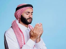 Teks Doa untuk Mengenang Jasa Pahlawan, Lengkap Arab, Latin, dan Artinya