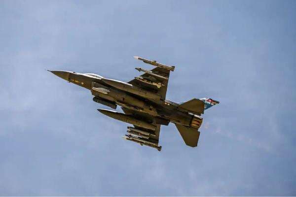 Sistem Rudal Iran Tembaki Jet Tempur F-16 AS Sistem Rudal Iran Tembaki Jet Tempur F-16 AS