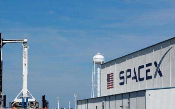 Euforia IPO SpaceX Menyebar hingga Investor Ritel Eropa