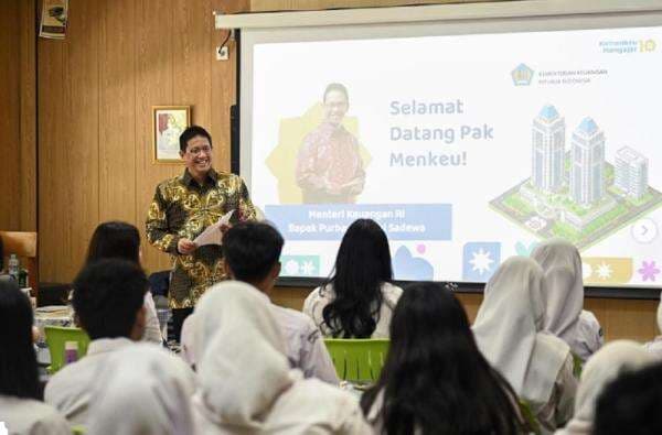 Ajarkan APBN ke Ribuan Siswa, Purbaya: Saya Senang Generasi Muda Kita Memiliki Potensi Luar Biasa Ajarkan APBN ke Ribuan Siswa, Purbaya: Saya Senang Generasi Muda Kita Memiliki Potensi Luar Biasa