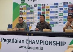 KemenUMKM&ndash;Deltras FC Sinergikan Pengembangan UMKM di Stadion Sidoarjo