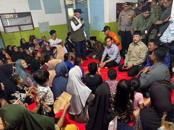 Gibran Tinjau Pengungsi Banjir di Kabupaten Banjar, Pastikan Posko Kesehatan Aktif 24 Jam