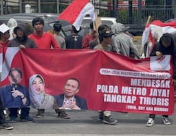 Gelar Aksi di Polda Metro, Sejumlah Elemen Desak Roy Suryo Cs Ditahan