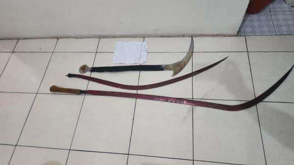 Mencekam! Enam Remaja Konvoi Bawa Sajam di Sukolilo Pati