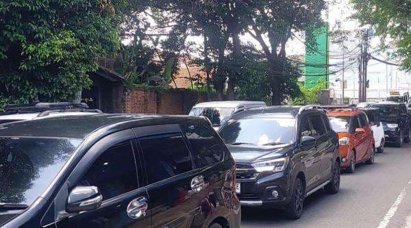 Libur Panjang, Kawasan Taman Margasatwa Ragunan Macet Parah