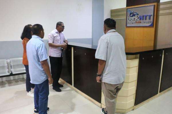 Wagub NTT Tinjau Mobile Bank NTT di Surabaya, Dorong Peningkatan Status Jadi Kantor Cabang
