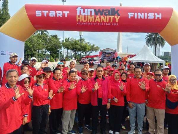 Ribuan Relawan dan PMR Meriahkan Fun Walk Humanity PMI Jakarta Pusat