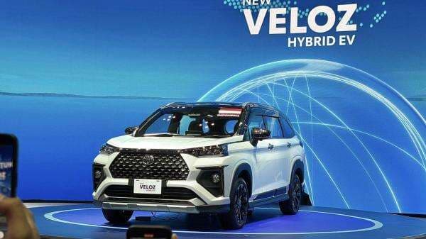 Harga Toyota Veloz Hybrid yang Baru Meluncur, Bagaimana Spesifikasinya?
