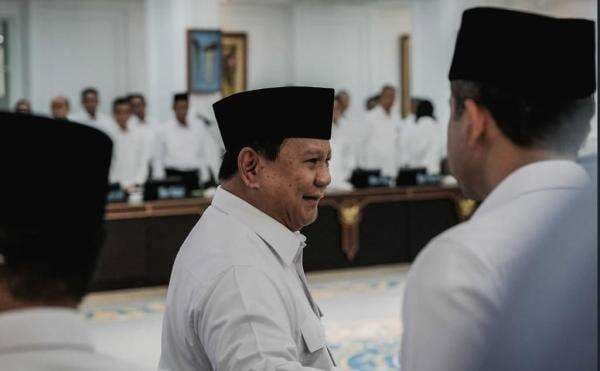 Presiden Prabowo Salat Idul Adha di Istiqlal, Serahkan Sapi Kurban 1 Ton Presiden Prabowo Salat Idul Adha di Istiqlal, Serahkan Sapi Kurban 1 Ton