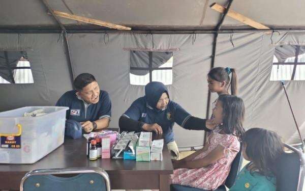 Warga di Lokasi Bencana Sumbar Sakit Demam hingga Diare, Polri Gelar Bakti Kesehatan