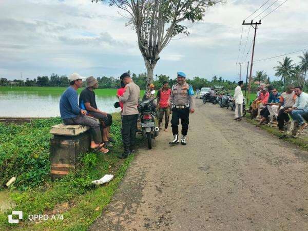 Kapolsek Trienggadeng dan Wakil Bupati Terpilih Bersama Muspika Bahu membahu Bersihkan Saluran Air