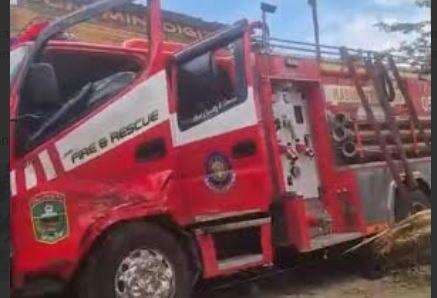 Kecelakaan Mobil Damkar Tabrak Pom Bensin Mini di Solok, 1 Tewas 2 Luka-Luka Kecelakaan Mobil Damkar Tabrak Pom Bensin Mini di Solok, 1 Tewas 2 Luka-Luka