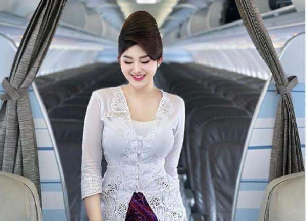 3 Gaya Pemotretan Dara Agung Ariani, Si Pramugari Mirip Barbie 