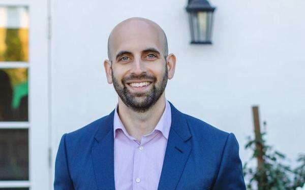 Airbnb Tunjuk Ahmad Al-Dahle sebagai Direktur Teknologi