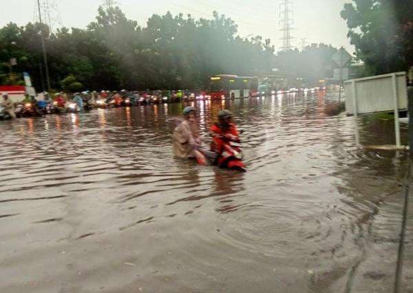 Jakarta Banjir, Berikut Lokasi Ratusan RT dan Puluhan Jalan Terendam