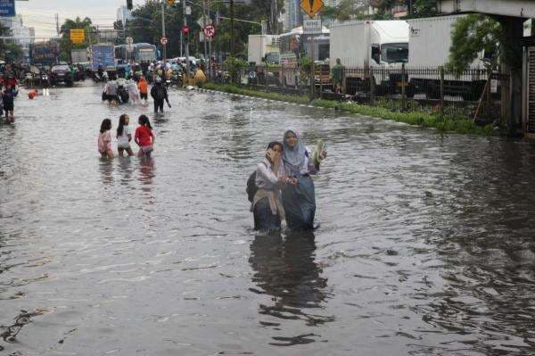 28 RT dan 6 Ruas Jalan di Jakarta Masih Terendam Banjir Pagi Ini