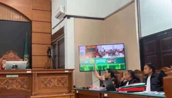 Nikita Mirzani Ngamuk saat JPU Cecar Pertanyaan ke Ahli soal Cyberbullying: Jangan Fitnah!