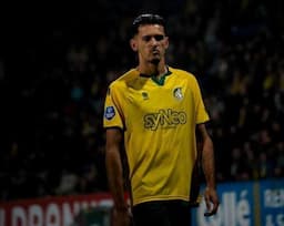 Pelatih Fortuna Sittard Sebut Justin Hubner Bodoh Usai Kartu Merah saat Kalah 1-3 dari Ajax Amsterdam