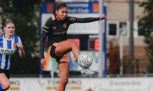 Claudia Scheunemann Bikin Geger Liga Belanda! Cetak Brace Spektakuler saat Debut di FC Utrecht Women Claudia Scheunemann Bikin Geger Liga Belanda! Cetak Brace Spektakuler saat Debut di FC Utrecht Women