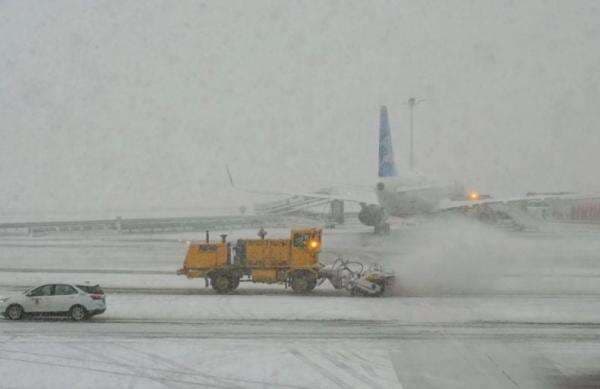 Badai Salju Parah Terjang Amerika, 1.700 Penerbangan Dibatalkan
