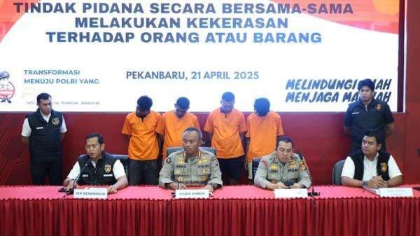Identitas 4 Debt Collector Mengamuk di Polsek Bukit Raya Ditangkap, 7 Buron