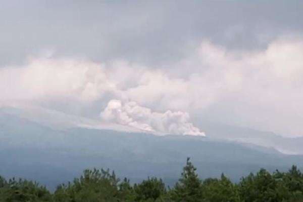 Status Siaga, Gunung Semeru Luncurkan Awan Panas Guguran Sejauh 5 Km