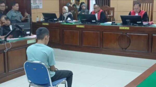 BREAKING NEWS Vonis Mati untuk In Dragon, Pembunuh Gadis Penjual Gorengan di Kayu Tanam BREAKING NEWS Vonis Mati untuk In Dragon, Pembunuh Gadis Penjual Gorengan di Kayu Tanam