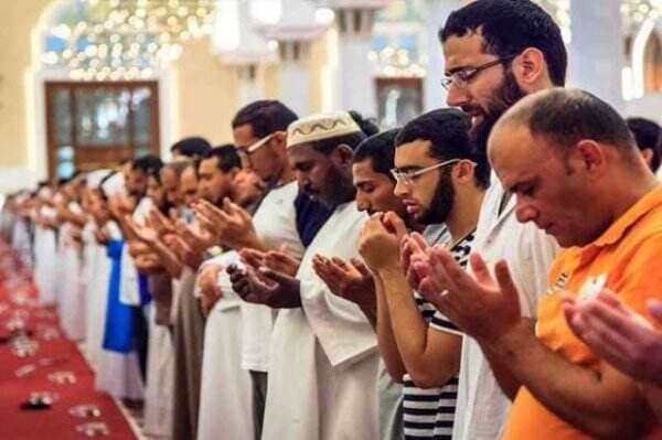 Doa Setelah Sholat Idul Fitri Lengkap dengan Arab, Latin, dan Artinya