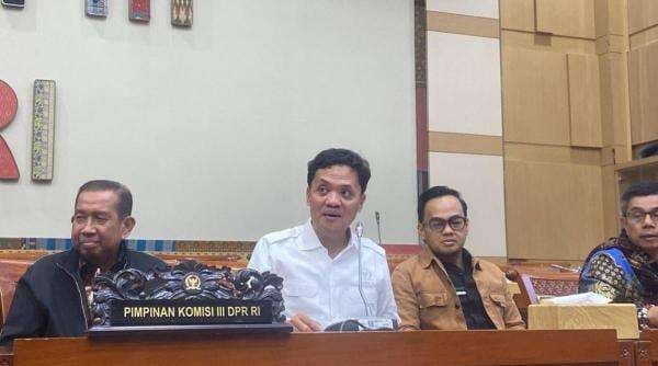 Geram Dituding Tak Transparan, Habiburokhman Minta Publik Menginap di DPR Pantau Revisi KUHAP