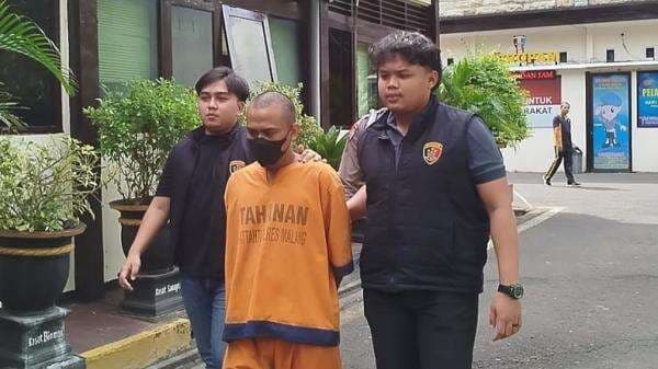 Duel Sengit Pemuda di Malang gegara Rebutan Toilet, 1 Tewas Ditikam Duel Sengit Pemuda di Malang gegara Rebutan Toilet, 1 Tewas Ditikam