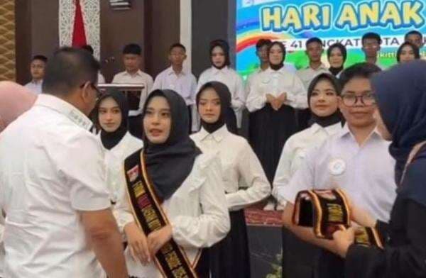 Kukuhkan Duta Anak 2025, Wali Kota Bukittinggi Ajak Anak Jadi Agen Perubahan