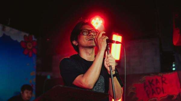 Nurbait, Cara Dzawin Nur Menyampaikan Keresahan