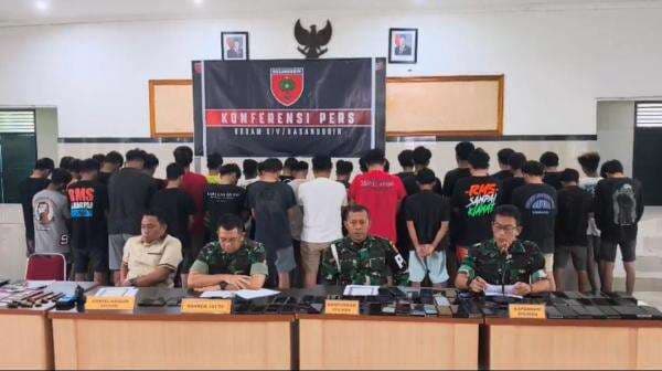 Catut Pejabat TNI, 40 Orang Sindikat Penipuan Online "Sobis" Ditangkap di Sidrap