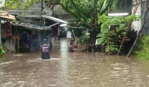 Banjir di Jakarta Rendam 22 RT dan 33 Ruas Jalan, Berikut Lokasinya