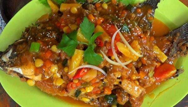 Cobain Kelezatan Asam Manis Ikan Nila Jumbo Bertabur Wijen di Telaga Ngebel Ponorogo