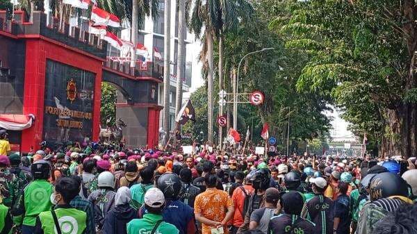 Tembak Perusuh Pakai Peluru Karet, Kapolri: Sudah Ada SOP!