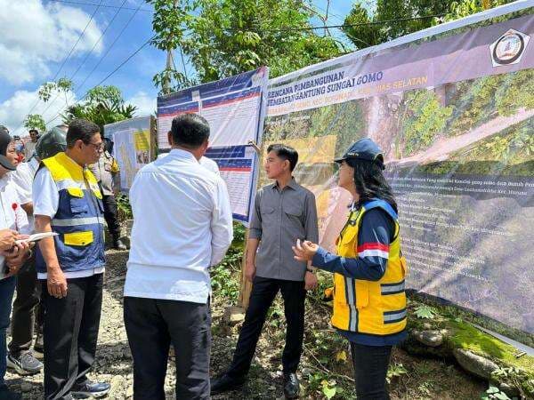 Gibran Perintahkan Percepat Pembangunan Jembatan Gantung Sungai Gomo agar Desa Tak Terisolasi