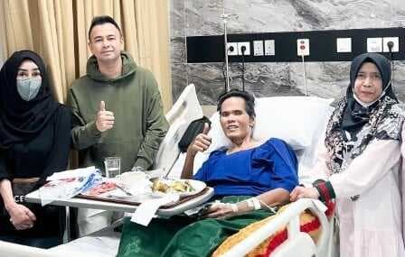 Raffi Ahmad Dampingi Fahmi Bo Operasi: Semoga Sembuh dengan Sempurna 