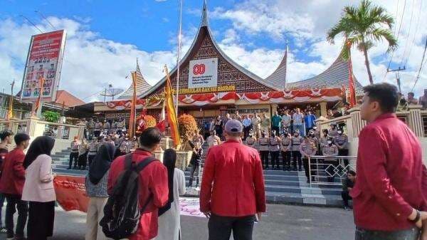 Mahasiswa UM Sumbar dan IMM Desak DPRD Bukittinggi Tandatangani Tuntutan Pro-Rakyat