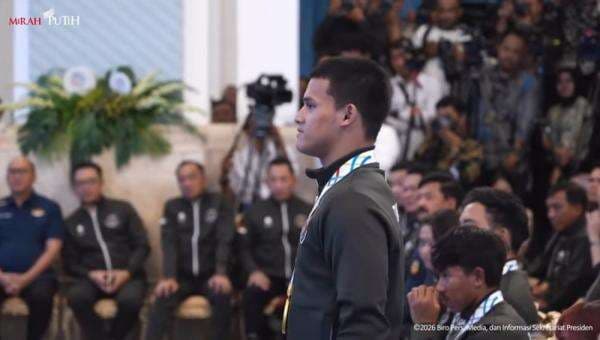 Lifter Rizky Juniansyah Pecahkan Rekor Dunia, Prabowo Beri Penghormatan Khusus di Istana