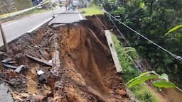 Jalan Penghubung Antarkecamatan di Kuningan Longsor, Akses Utama Terancam Terputus