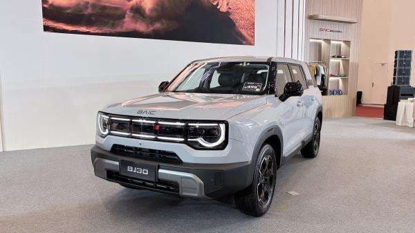 Bukukan Ratusan Pemesanan, BAIC BJ30 Hybrid Mulai Diserahkan ke Konsumen